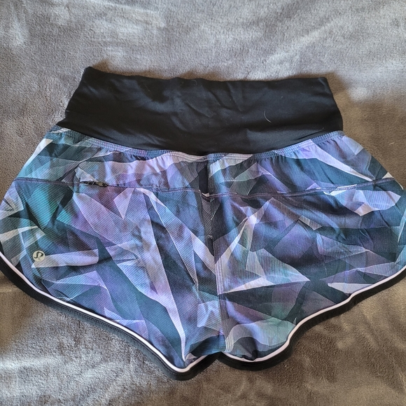 Lululemon short